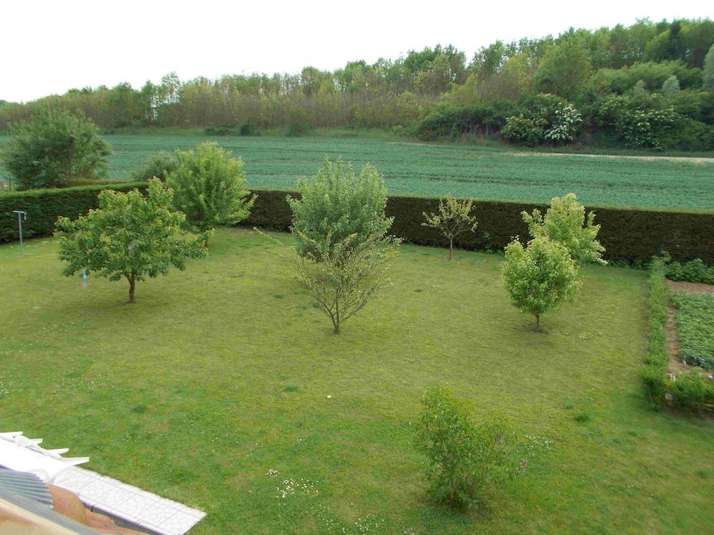 La Bourgade Bed and Breakfast Estréelles Εξωτερικό φωτογραφία